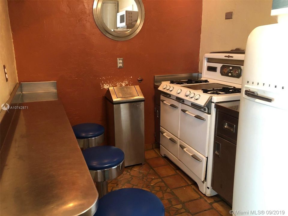 Recently Sold: $250,000 (0 beds, 1 baths, 260 Square Feet)