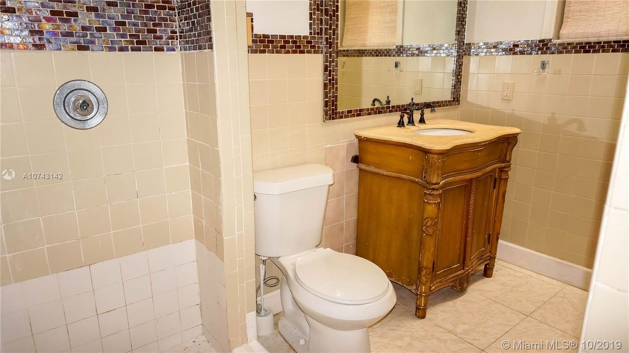 Недавно продано: $699,900 (3 спален, 2 ванн, 1496 Квадратных фут)