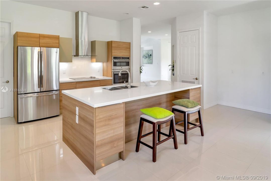 Recently Rented: $5,500 (5 beds, 5 baths, 4174 Square Feet)