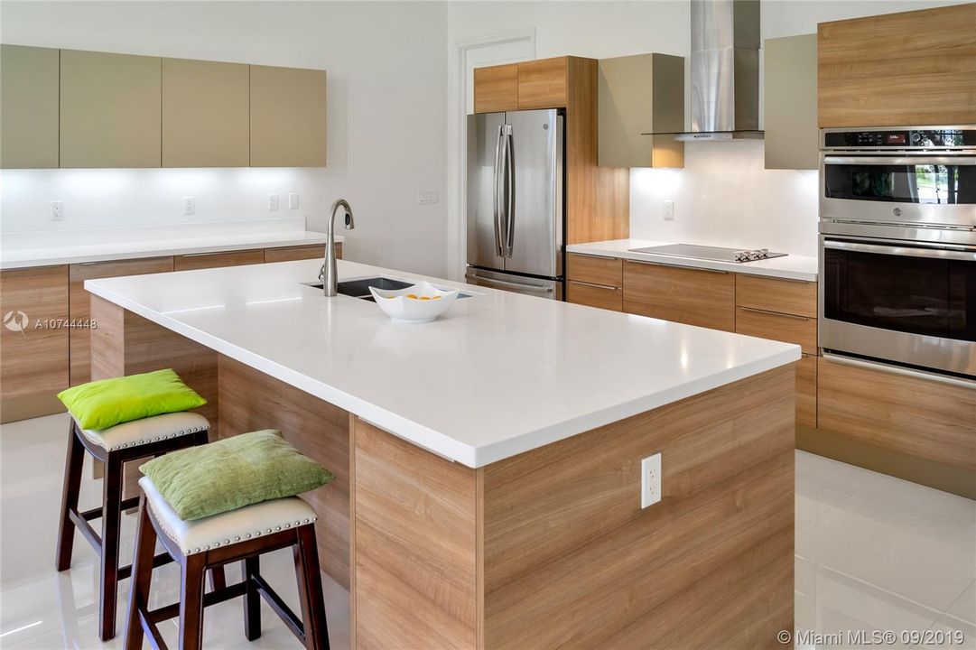 Recently Rented: $5,500 (5 beds, 5 baths, 4174 Square Feet)