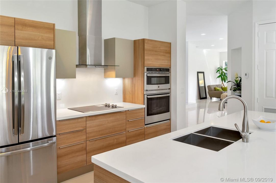 Recently Rented: $5,500 (5 beds, 5 baths, 4174 Square Feet)
