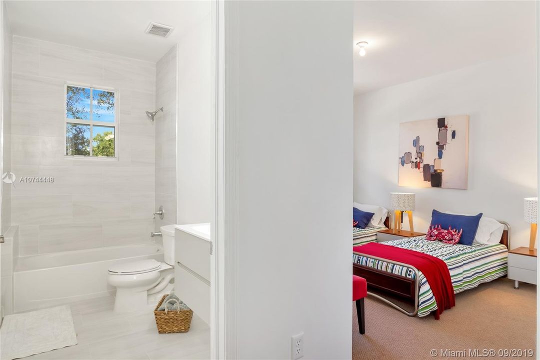 Recently Rented: $5,500 (5 beds, 5 baths, 4174 Square Feet)