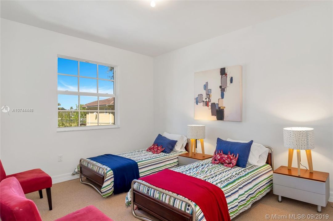 Recently Rented: $5,500 (5 beds, 5 baths, 4174 Square Feet)