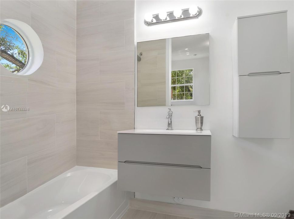 Recently Rented: $5,500 (5 beds, 5 baths, 4174 Square Feet)