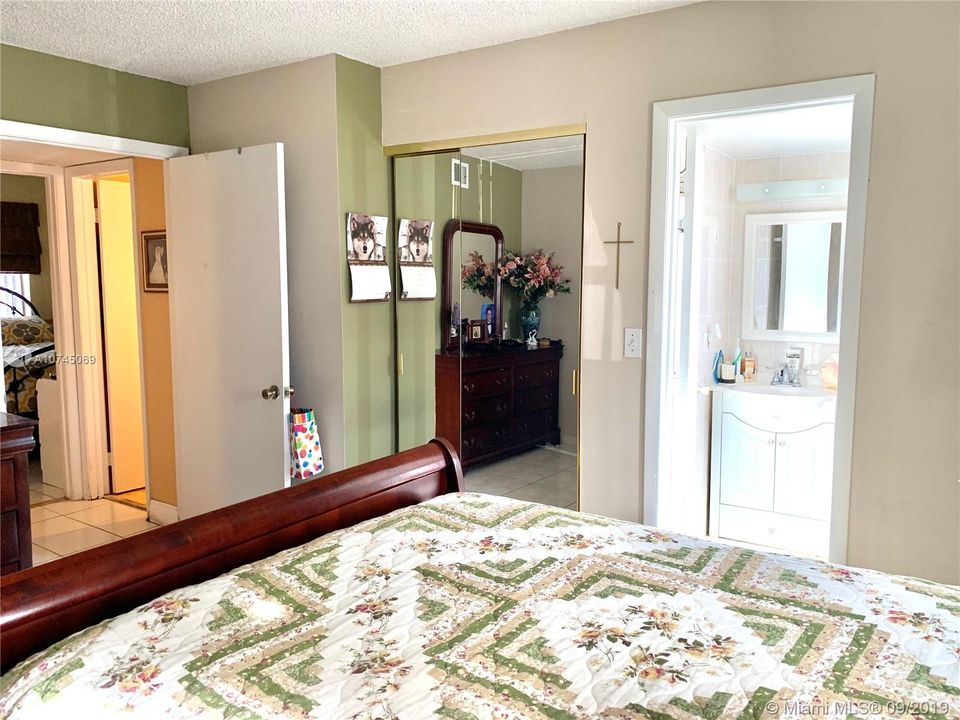 Master bedroom, master bathroom and walking closet