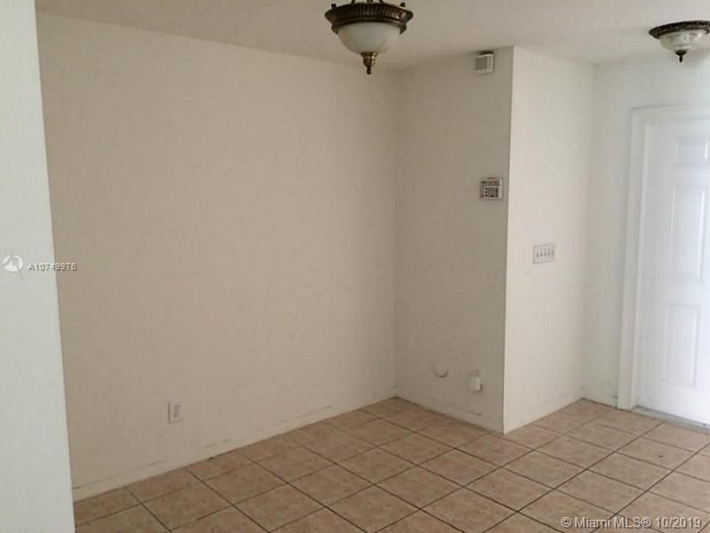 Recientemente alquilado: $1,860 (3 camas, 2 baños, 1468 Pies cuadrados)