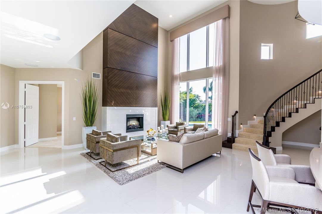 Recently Sold: $1,988,111 (5 beds, 4 baths, 4638 Square Feet)