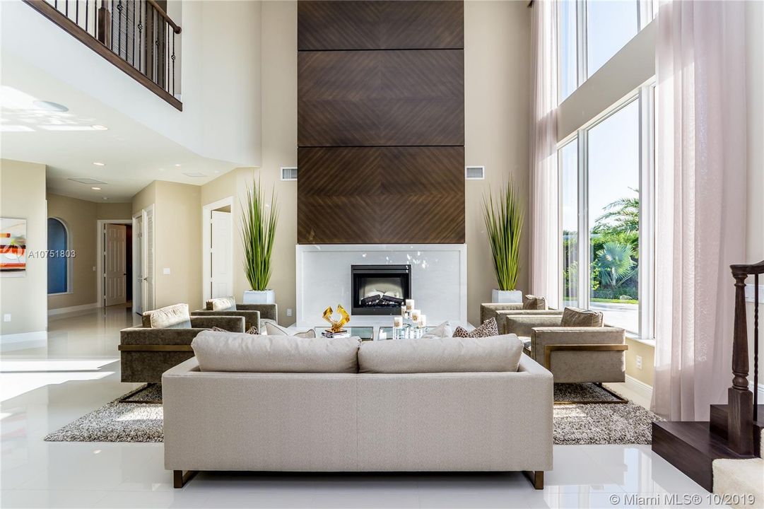 Recently Sold: $1,988,111 (5 beds, 4 baths, 4638 Square Feet)