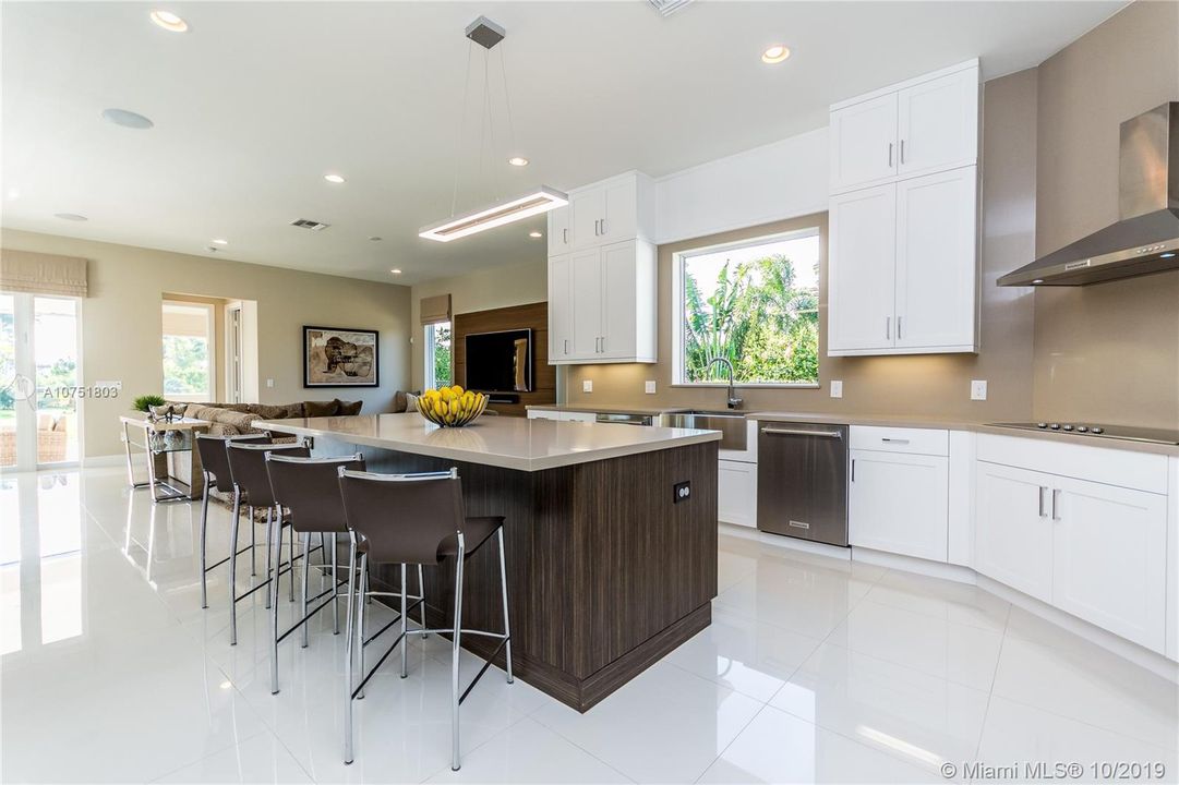 Recently Sold: $1,988,111 (5 beds, 4 baths, 4638 Square Feet)