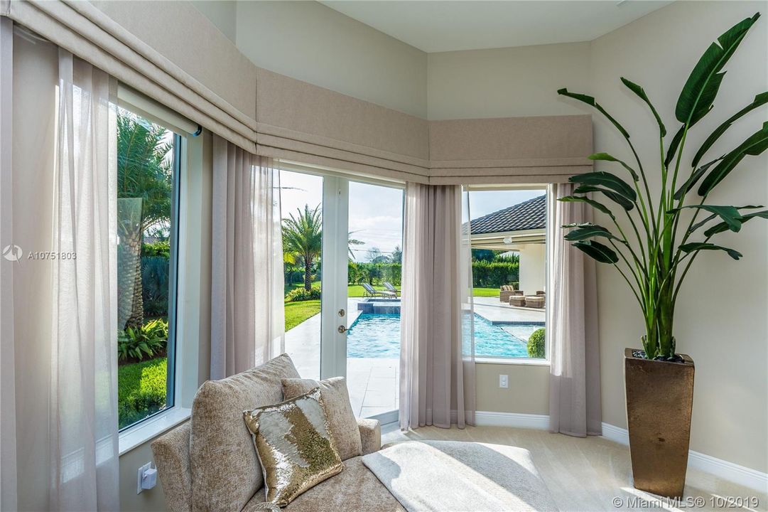 Recently Sold: $1,988,111 (5 beds, 4 baths, 4638 Square Feet)