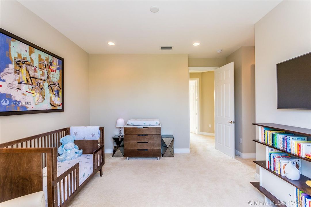 Recently Sold: $1,988,111 (5 beds, 4 baths, 4638 Square Feet)