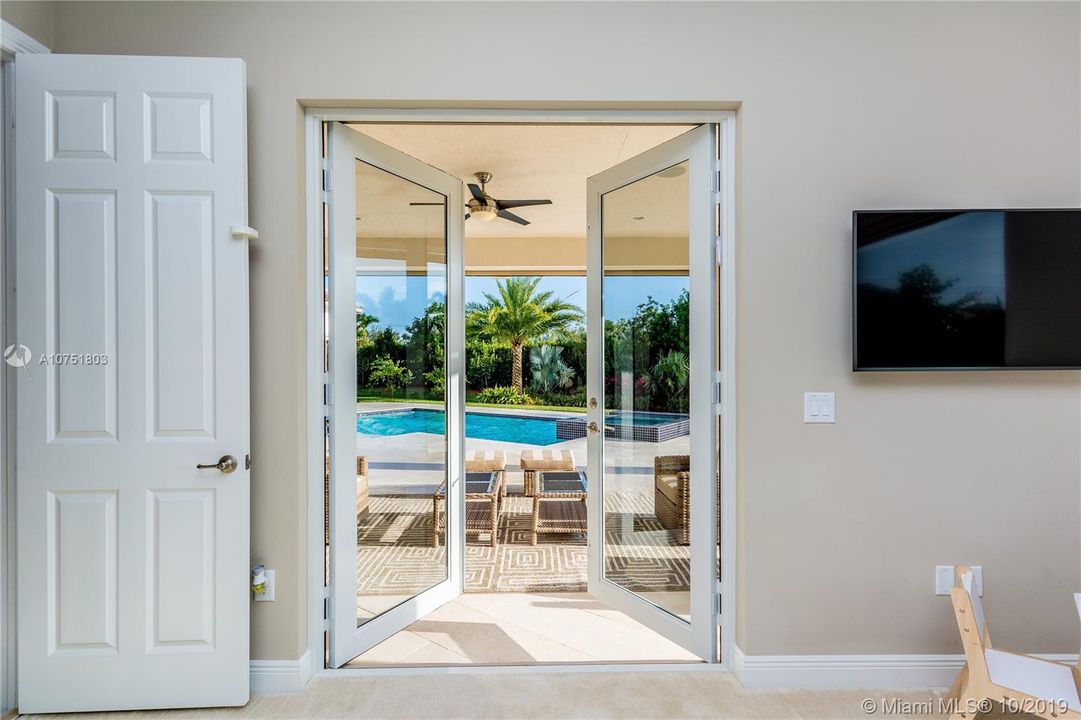 Recently Sold: $1,988,111 (5 beds, 4 baths, 4638 Square Feet)