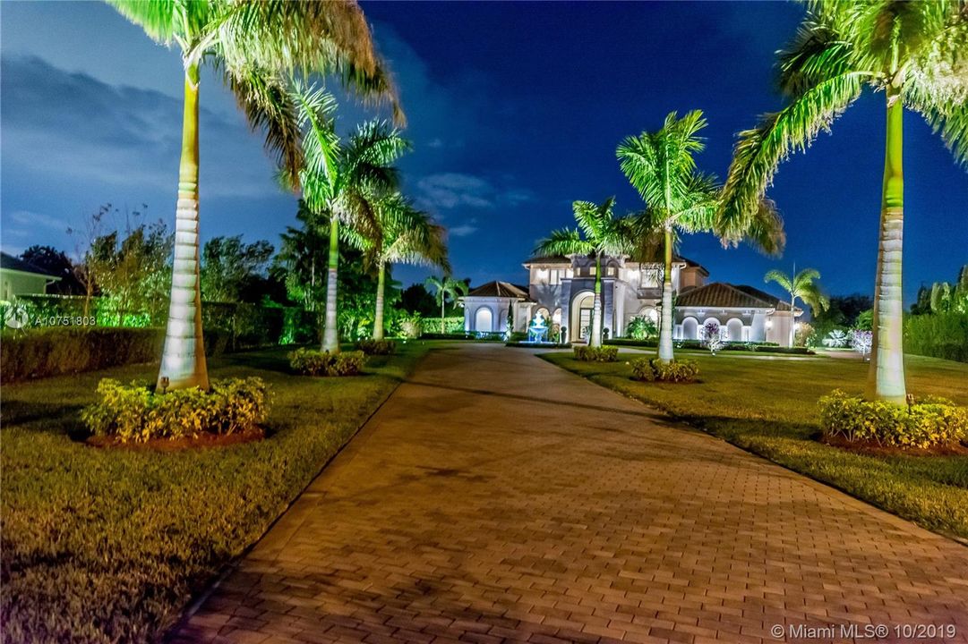 Recently Sold: $1,988,111 (5 beds, 4 baths, 4638 Square Feet)