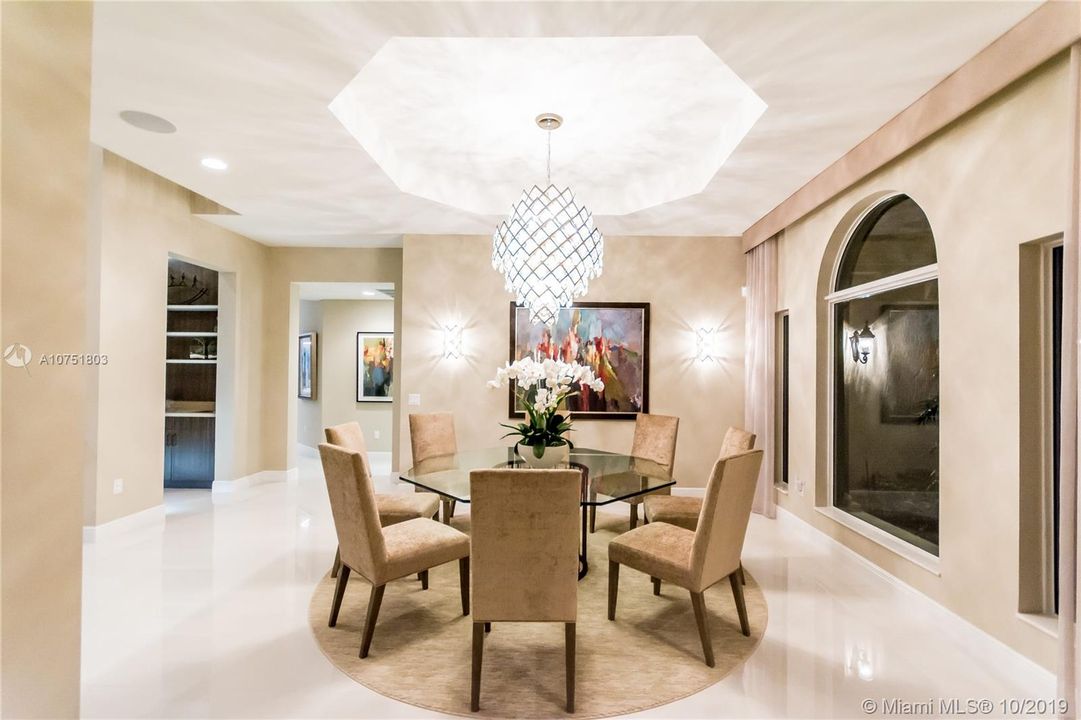 Recently Sold: $1,988,111 (5 beds, 4 baths, 4638 Square Feet)