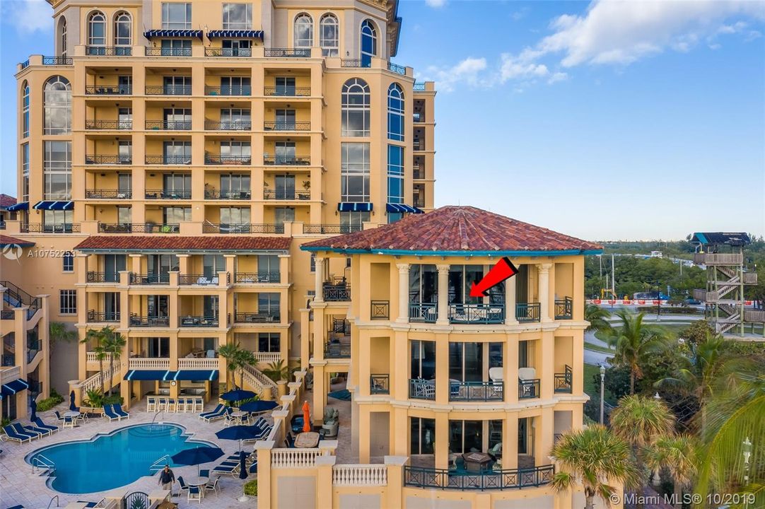 Recently Sold: $3,150,000 (4 beds, 4 baths, 3314 Square Feet)