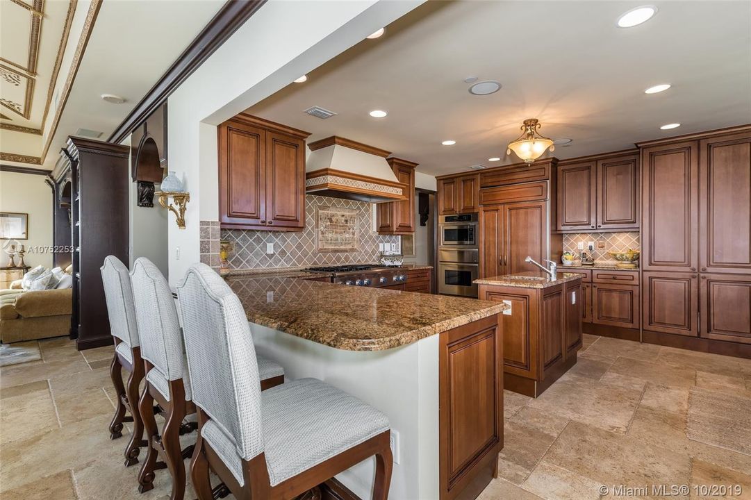 Recently Sold: $3,150,000 (4 beds, 4 baths, 3314 Square Feet)