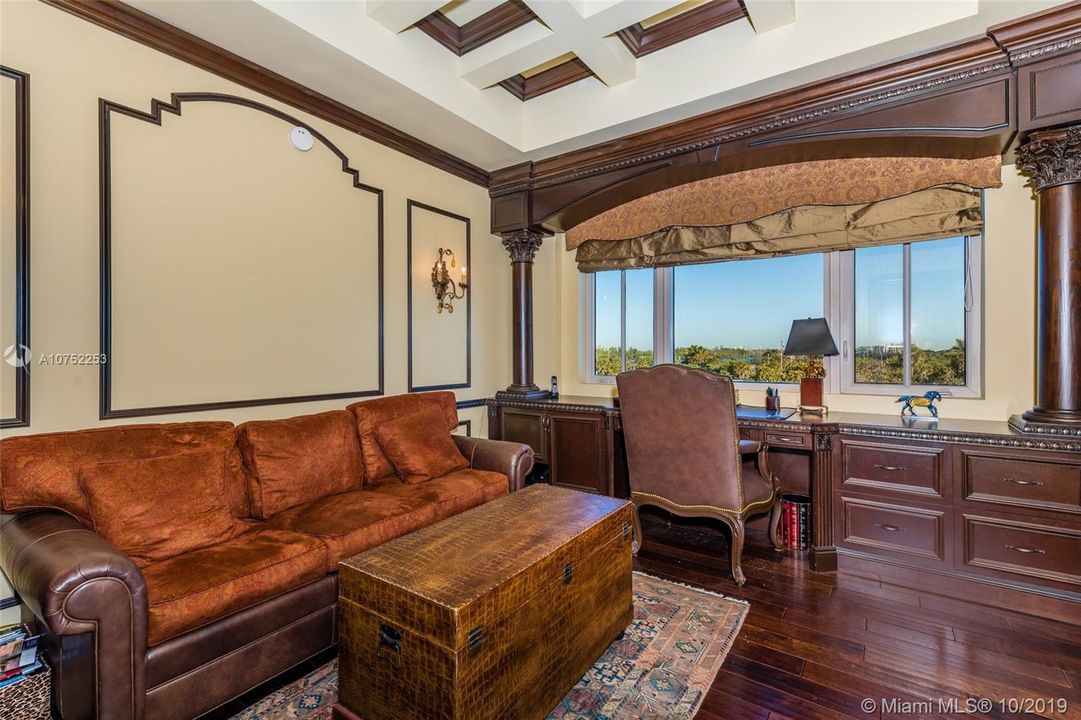 Recently Sold: $3,150,000 (4 beds, 4 baths, 3314 Square Feet)
