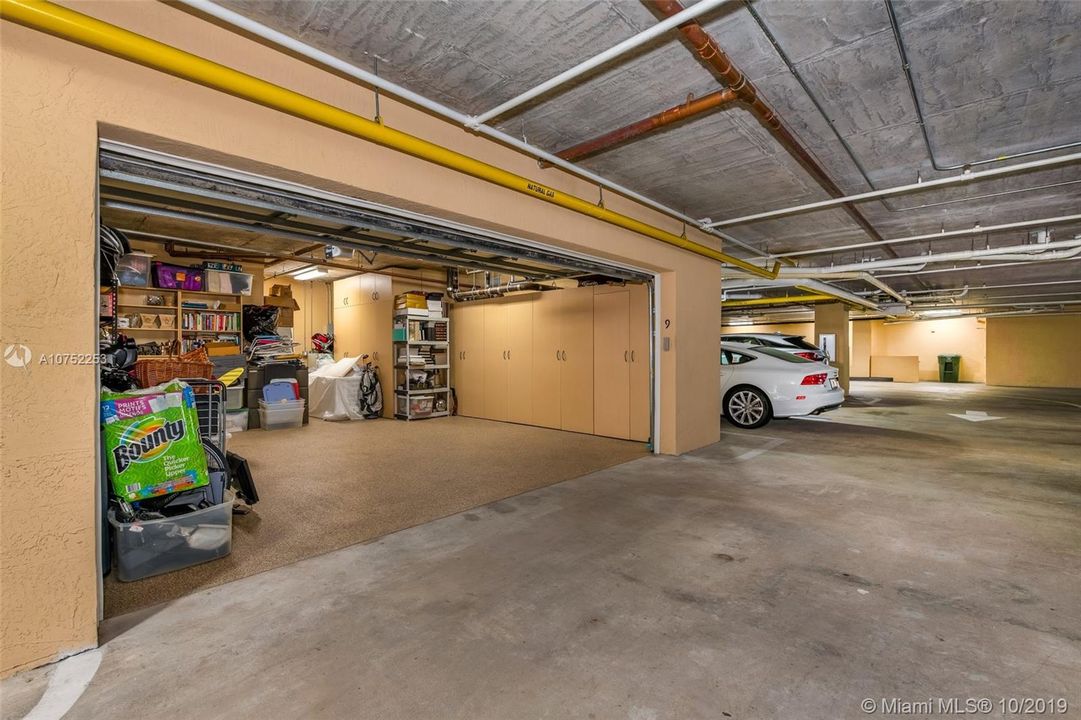 Recently Sold: $3,150,000 (4 beds, 4 baths, 3314 Square Feet)