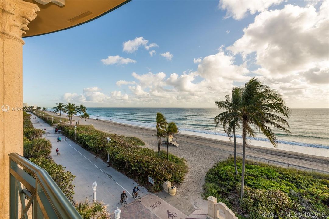 Recently Sold: $3,150,000 (4 beds, 4 baths, 3314 Square Feet)