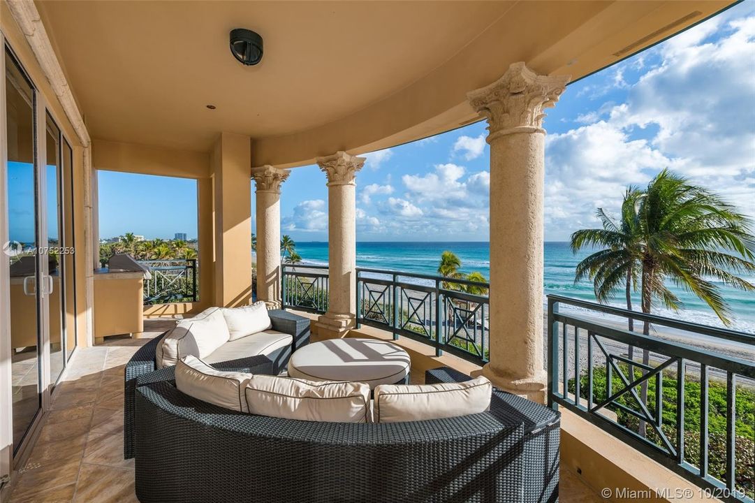 Recently Sold: $3,150,000 (4 beds, 4 baths, 3314 Square Feet)