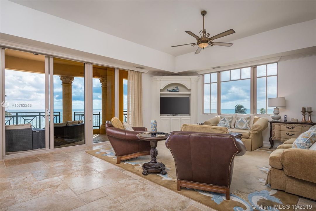 Recently Sold: $3,150,000 (4 beds, 4 baths, 3314 Square Feet)