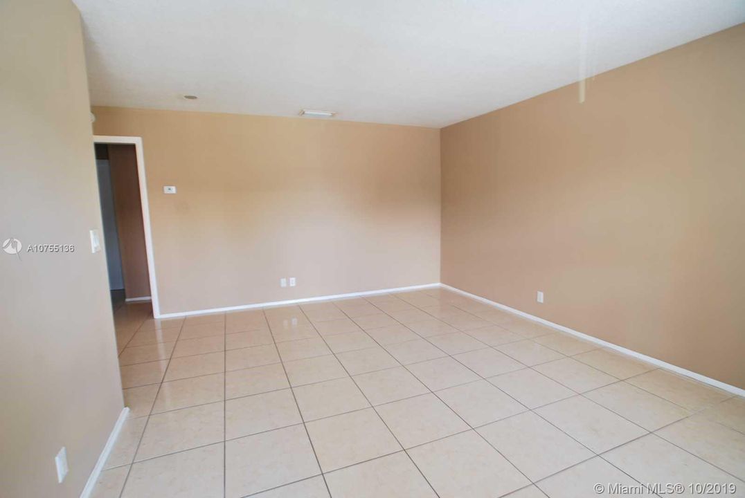 Vendido Recientemente: $99,000 (1 camas, 1 baños, 600 Pies cuadrados)