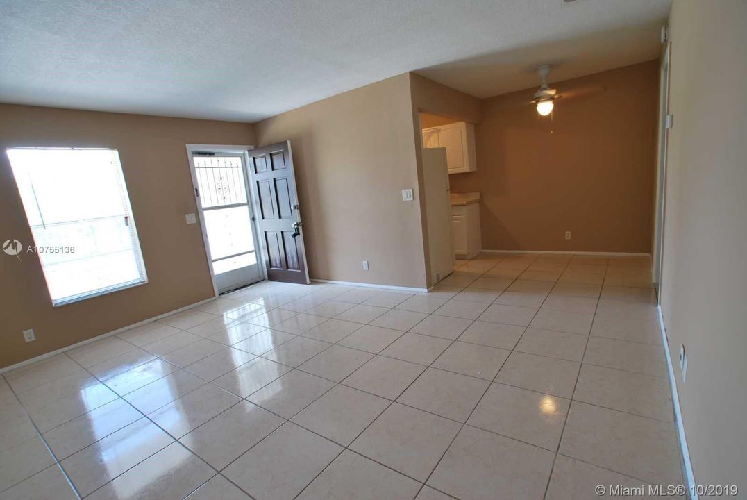 Vendido Recientemente: $99,000 (1 camas, 1 baños, 600 Pies cuadrados)