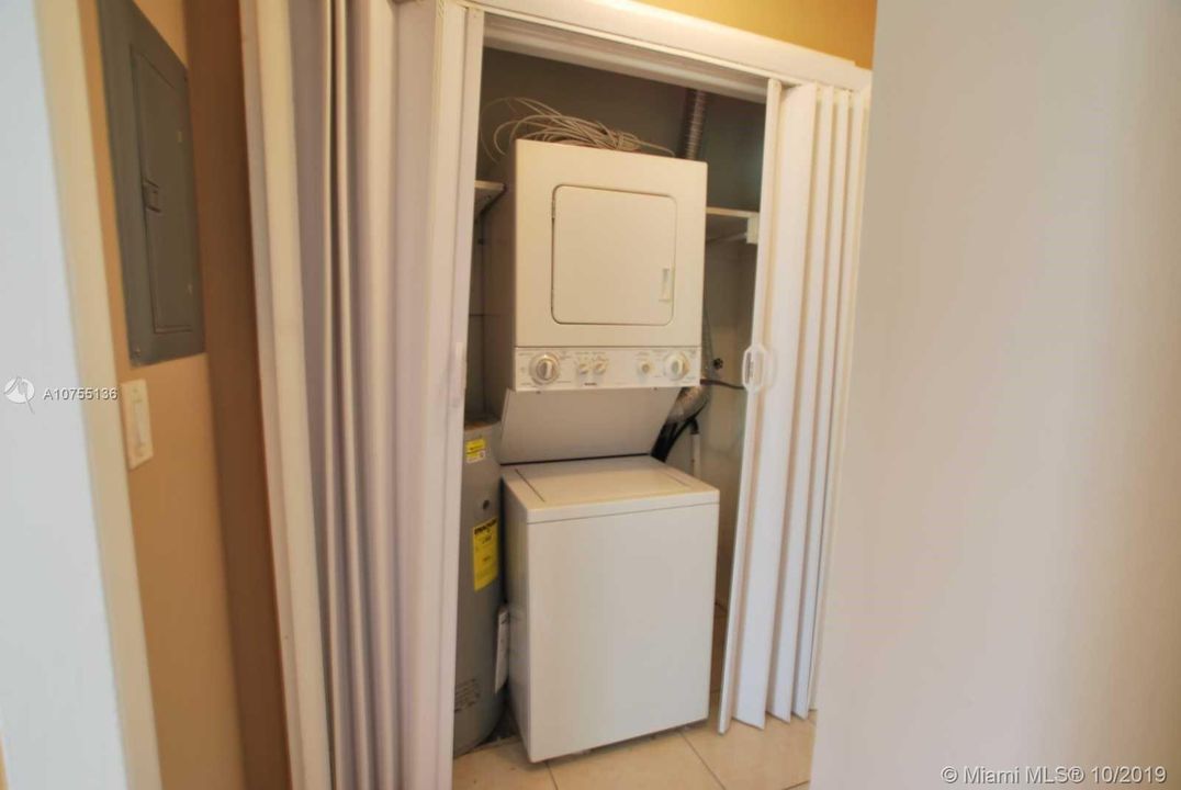 Vendido Recientemente: $99,000 (1 camas, 1 baños, 600 Pies cuadrados)