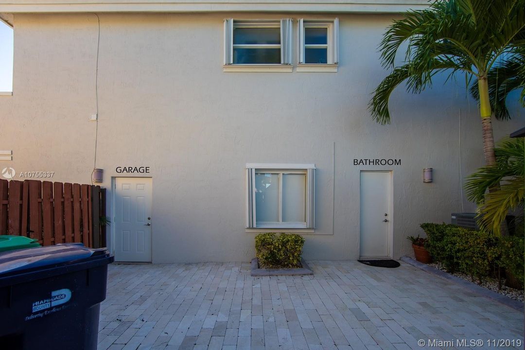 Vendido Recientemente: $1,489,000 (5 camas, 5 baños, 3080 Pies cuadrados)