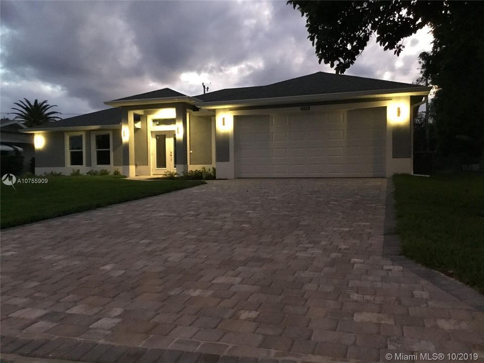 Recently Sold: $289,900 (4 beds, 2 baths, 1511 Square Feet)