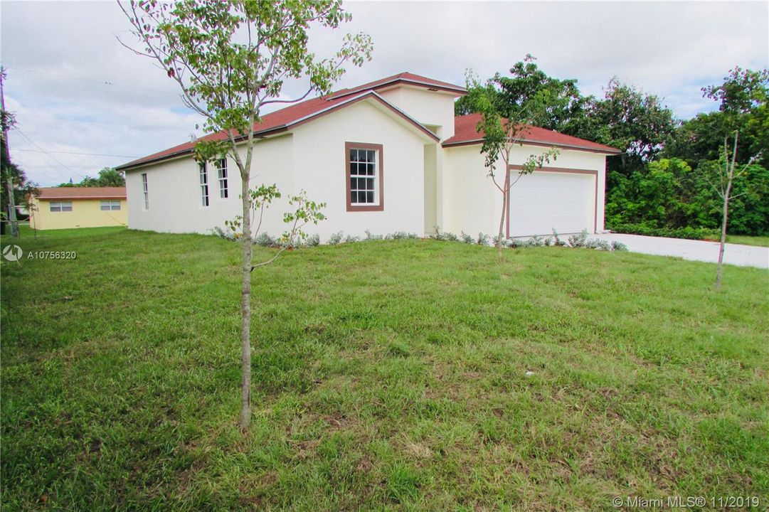 Vendido Recientemente: $279,900 (3 camas, 2 baños, 0 Pies cuadrados)