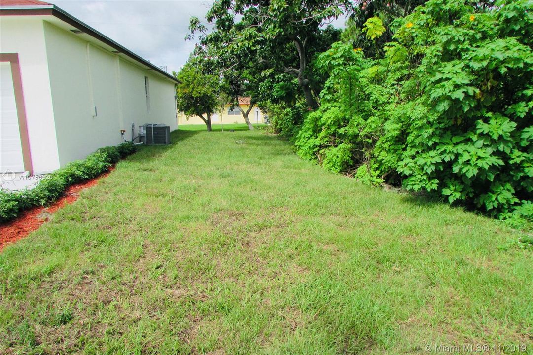 Vendido Recientemente: $279,900 (3 camas, 2 baños, 0 Pies cuadrados)
