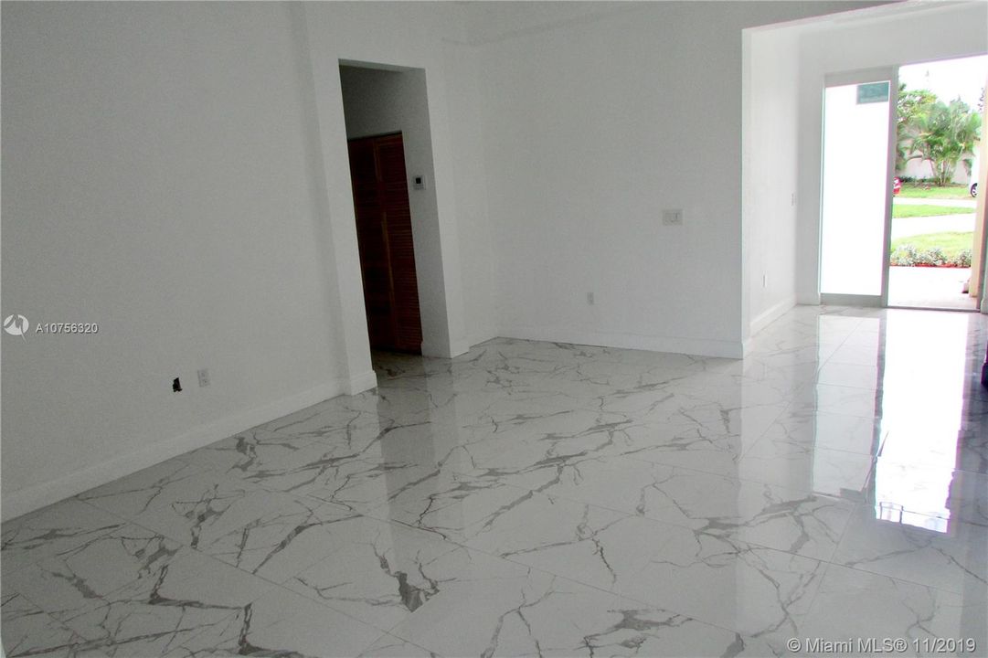 Vendido Recientemente: $279,900 (3 camas, 2 baños, 0 Pies cuadrados)
