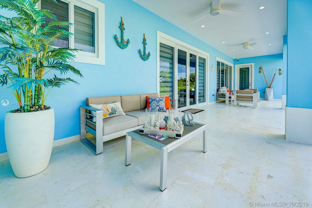Recently Sold: $1,340,000 (3 beds, 4 baths, 2284 Square Feet)