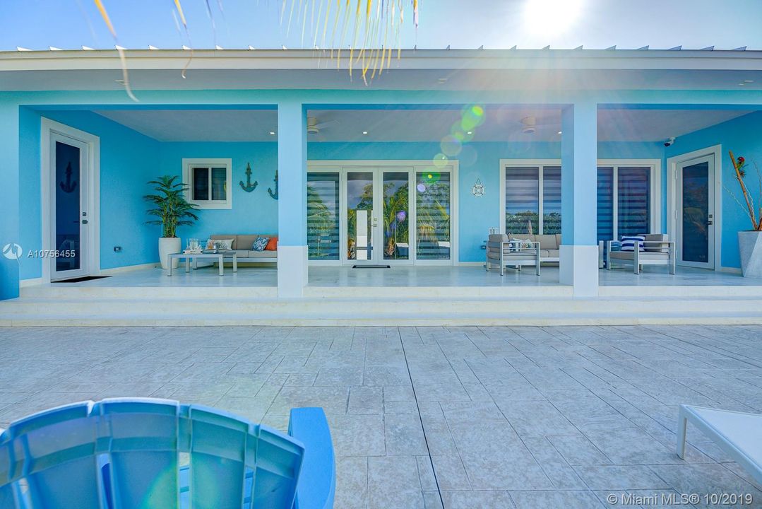 Recently Sold: $1,340,000 (3 beds, 4 baths, 2284 Square Feet)