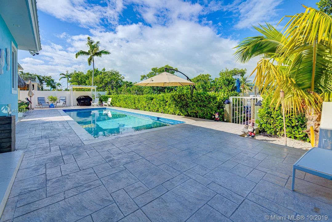Recently Sold: $1,340,000 (3 beds, 4 baths, 2284 Square Feet)