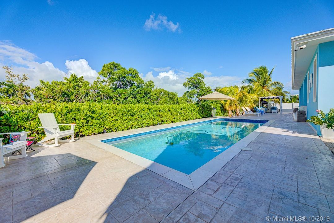 Recently Sold: $1,340,000 (3 beds, 4 baths, 2284 Square Feet)