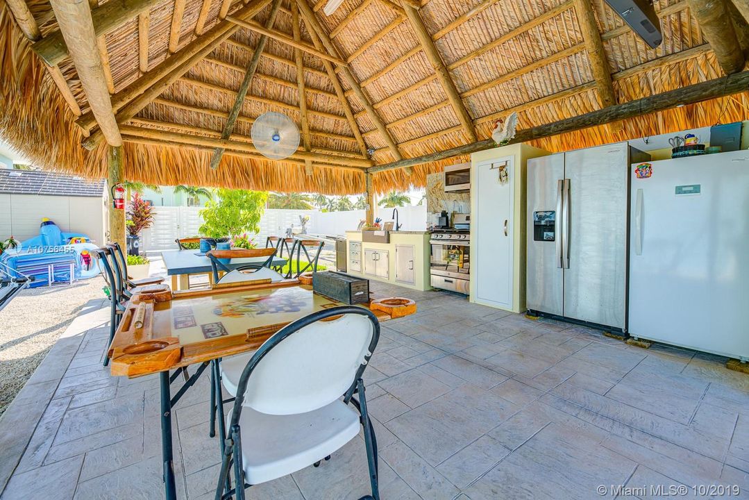 Recently Sold: $1,340,000 (3 beds, 4 baths, 2284 Square Feet)
