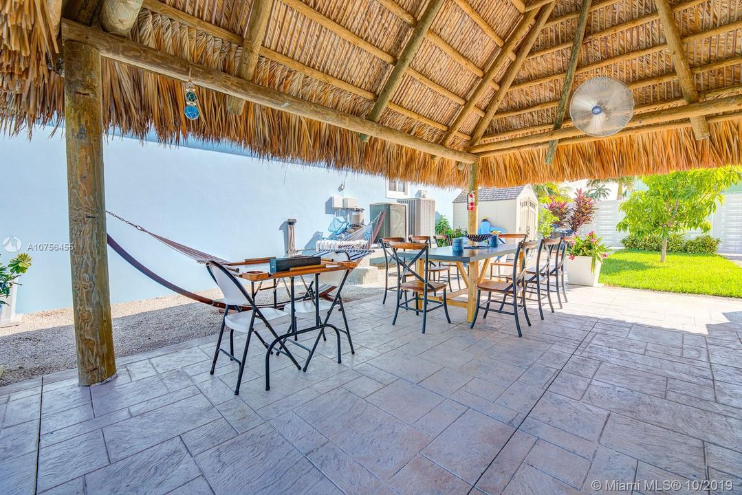 Recently Sold: $1,340,000 (3 beds, 4 baths, 2284 Square Feet)