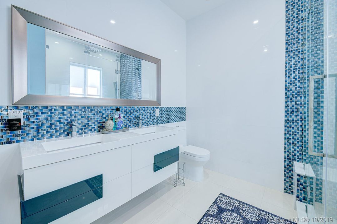 Recently Sold: $1,340,000 (3 beds, 4 baths, 2284 Square Feet)