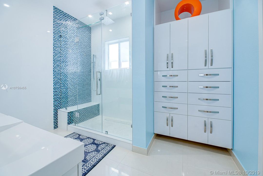 Recently Sold: $1,340,000 (3 beds, 4 baths, 2284 Square Feet)