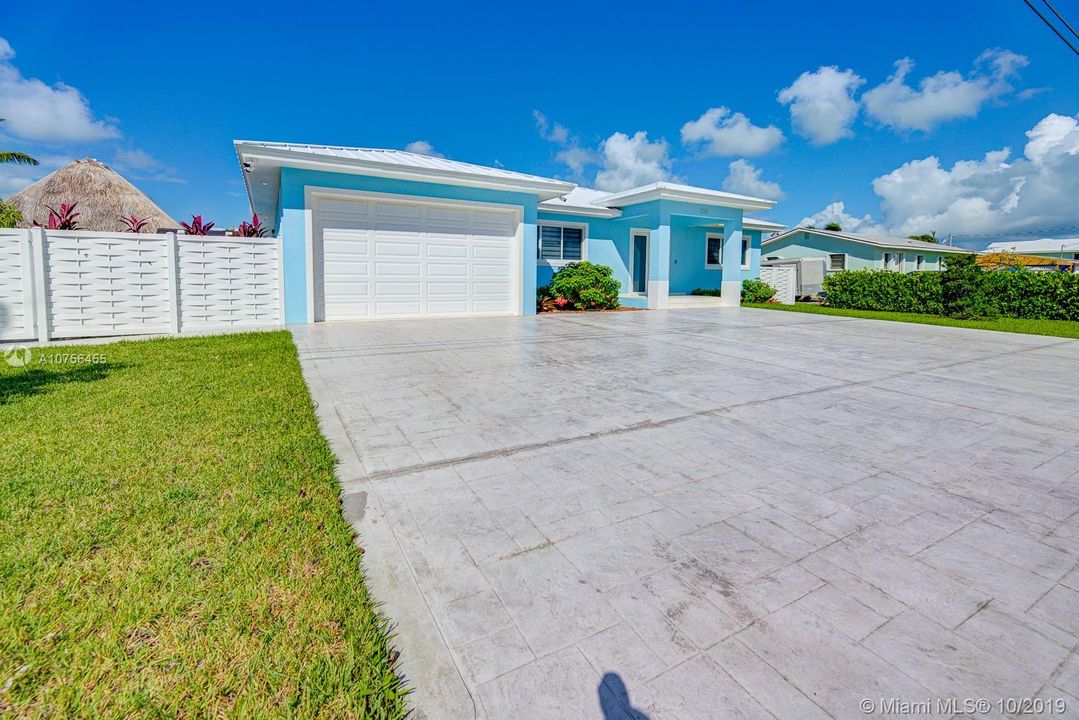 Recently Sold: $1,340,000 (3 beds, 4 baths, 2284 Square Feet)