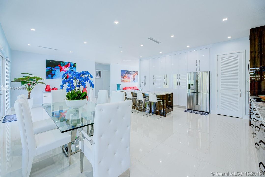 Recently Sold: $1,340,000 (3 beds, 4 baths, 2284 Square Feet)