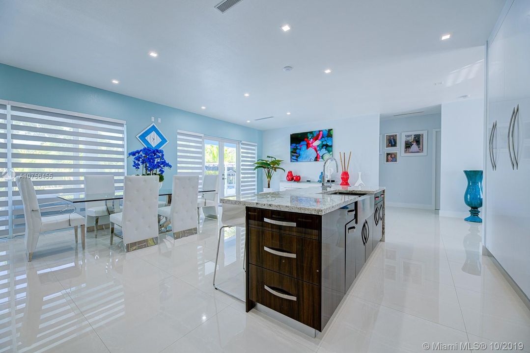 Recently Sold: $1,340,000 (3 beds, 4 baths, 2284 Square Feet)