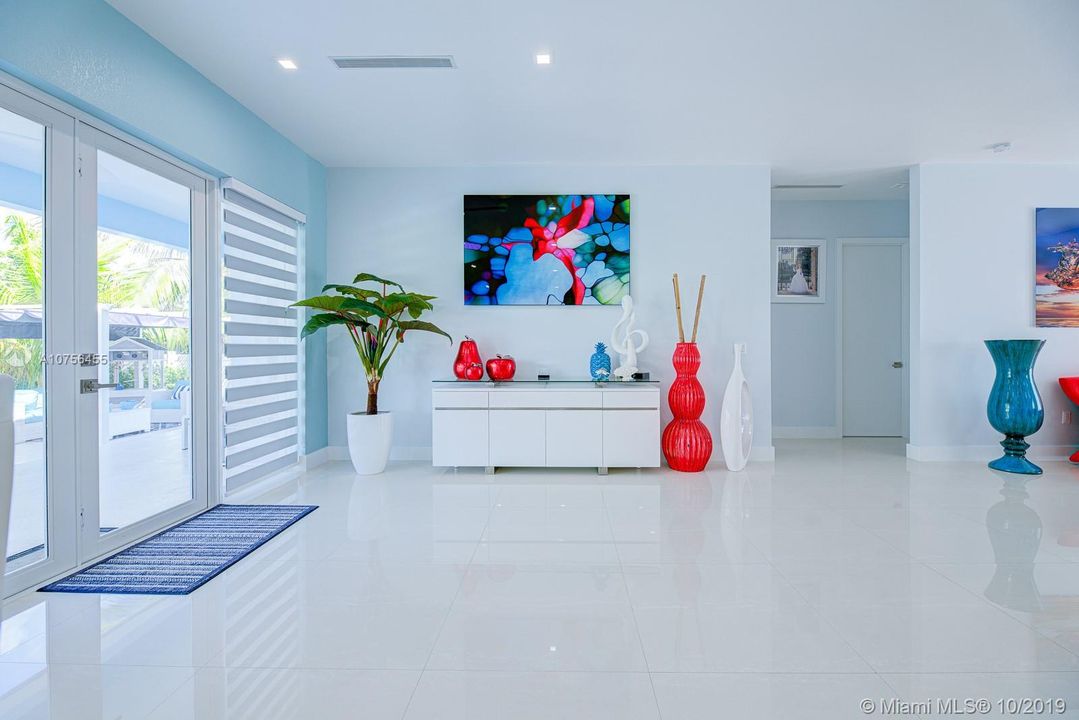 Recently Sold: $1,340,000 (3 beds, 4 baths, 2284 Square Feet)
