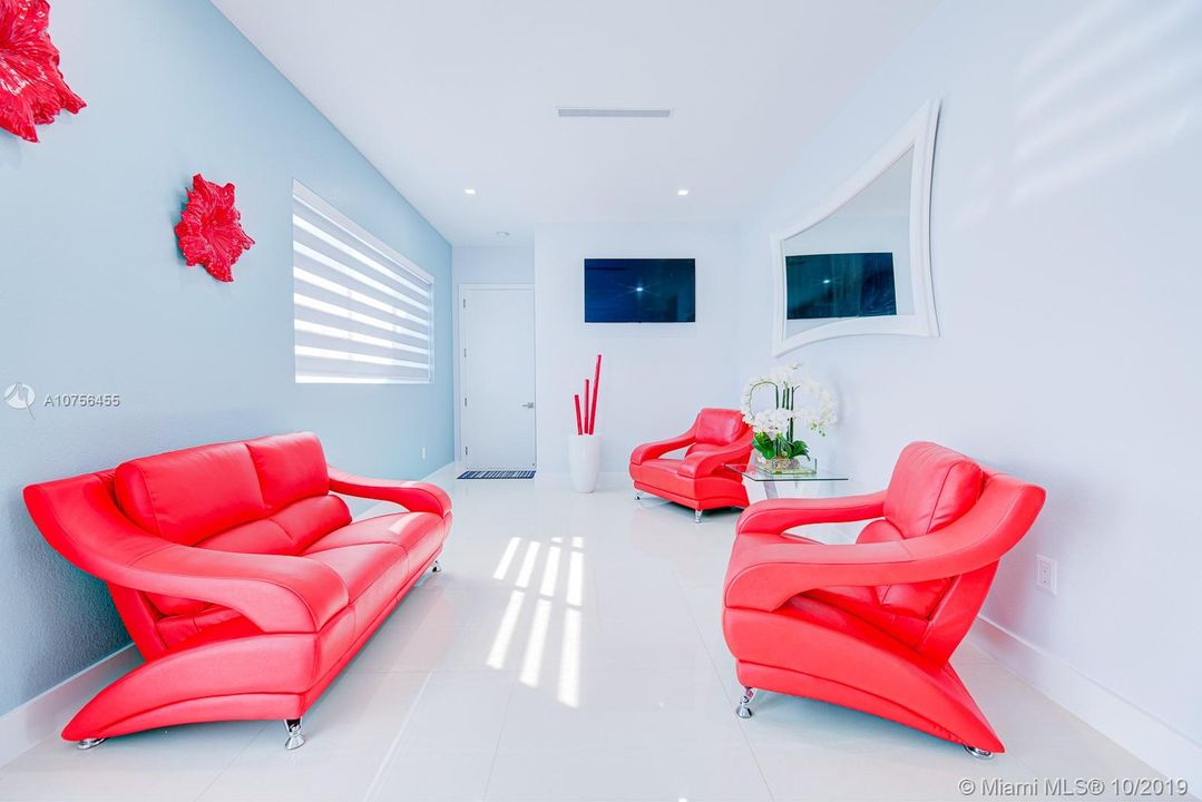 Recently Sold: $1,340,000 (3 beds, 4 baths, 2284 Square Feet)