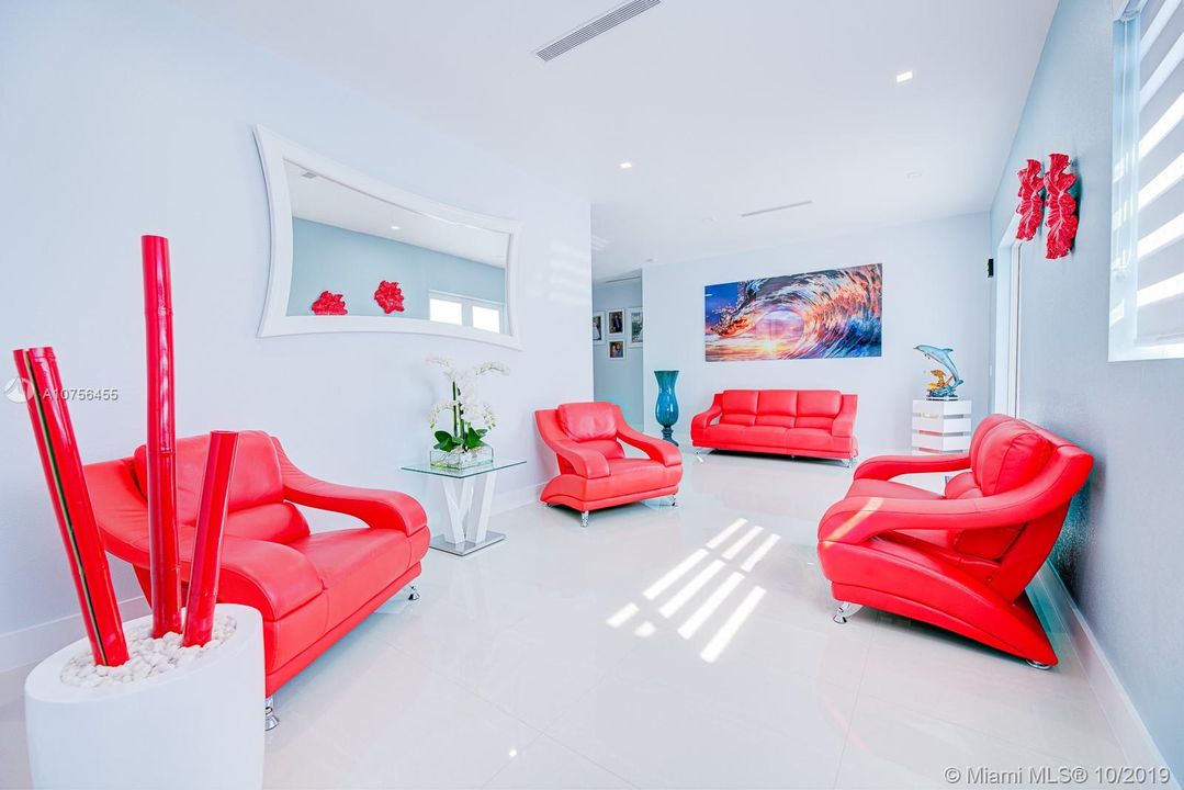 Recently Sold: $1,340,000 (3 beds, 4 baths, 2284 Square Feet)