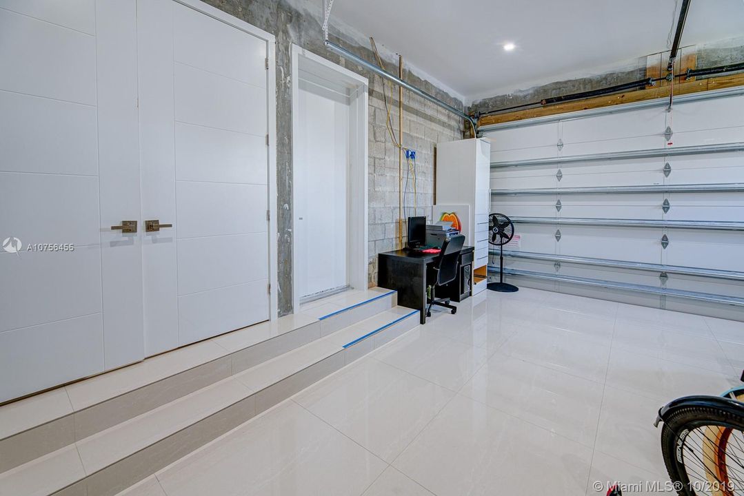 Recently Sold: $1,340,000 (3 beds, 4 baths, 2284 Square Feet)