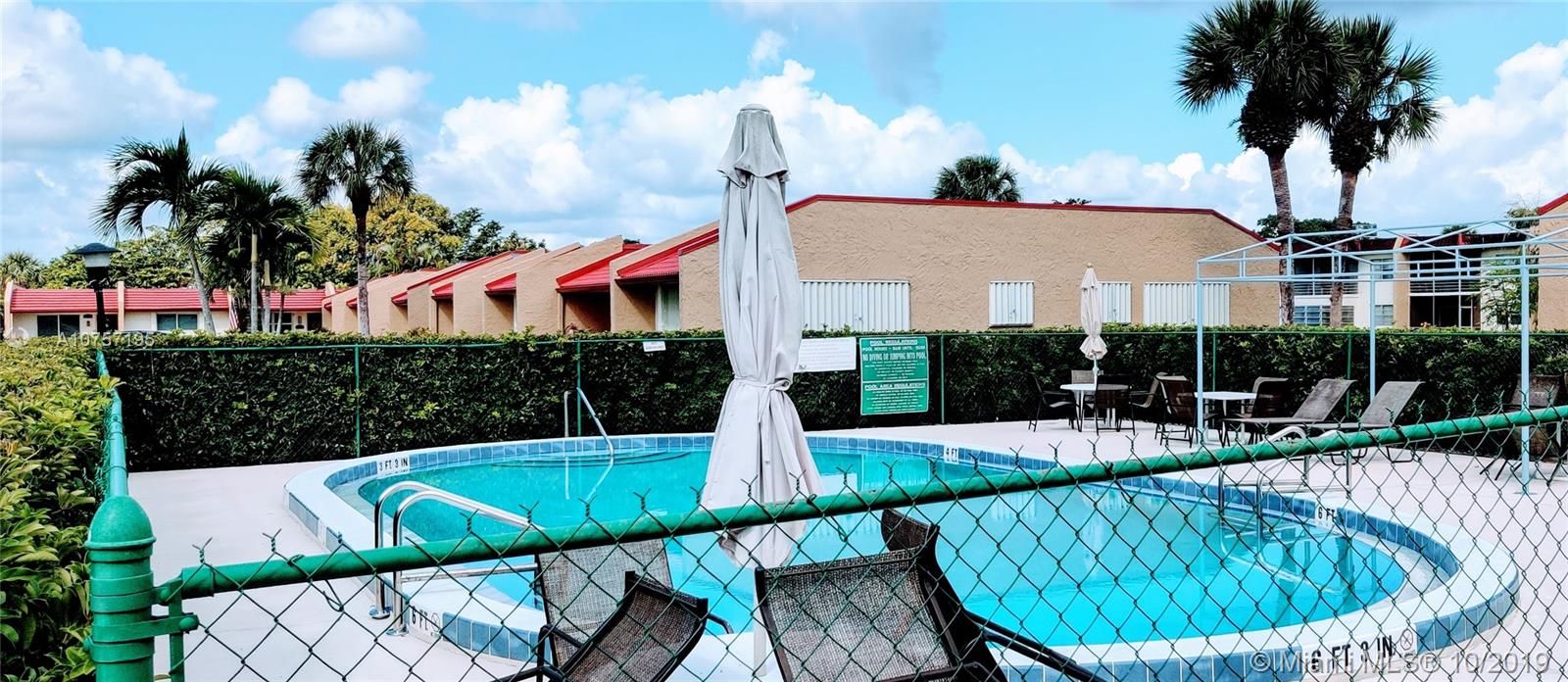 Vendido Recientemente: $83,500 (2 camas, 2 baños, 1000 Pies cuadrados)