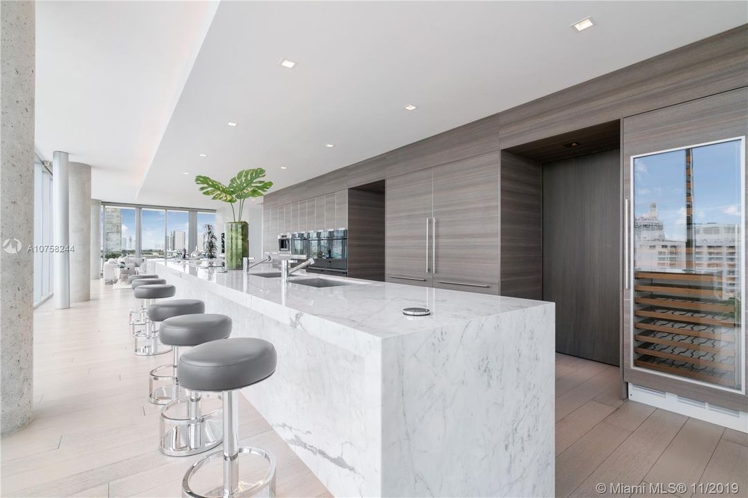 Recently Sold: $29,500,000 (5 beds, 5 baths, 6807 Square Feet)
